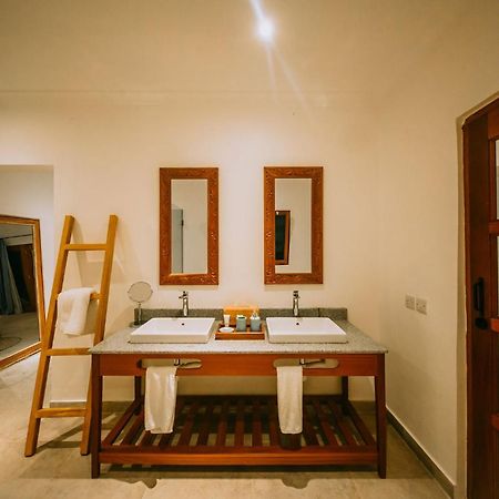 Kivuli Beach Resort Paje Luaran gambar