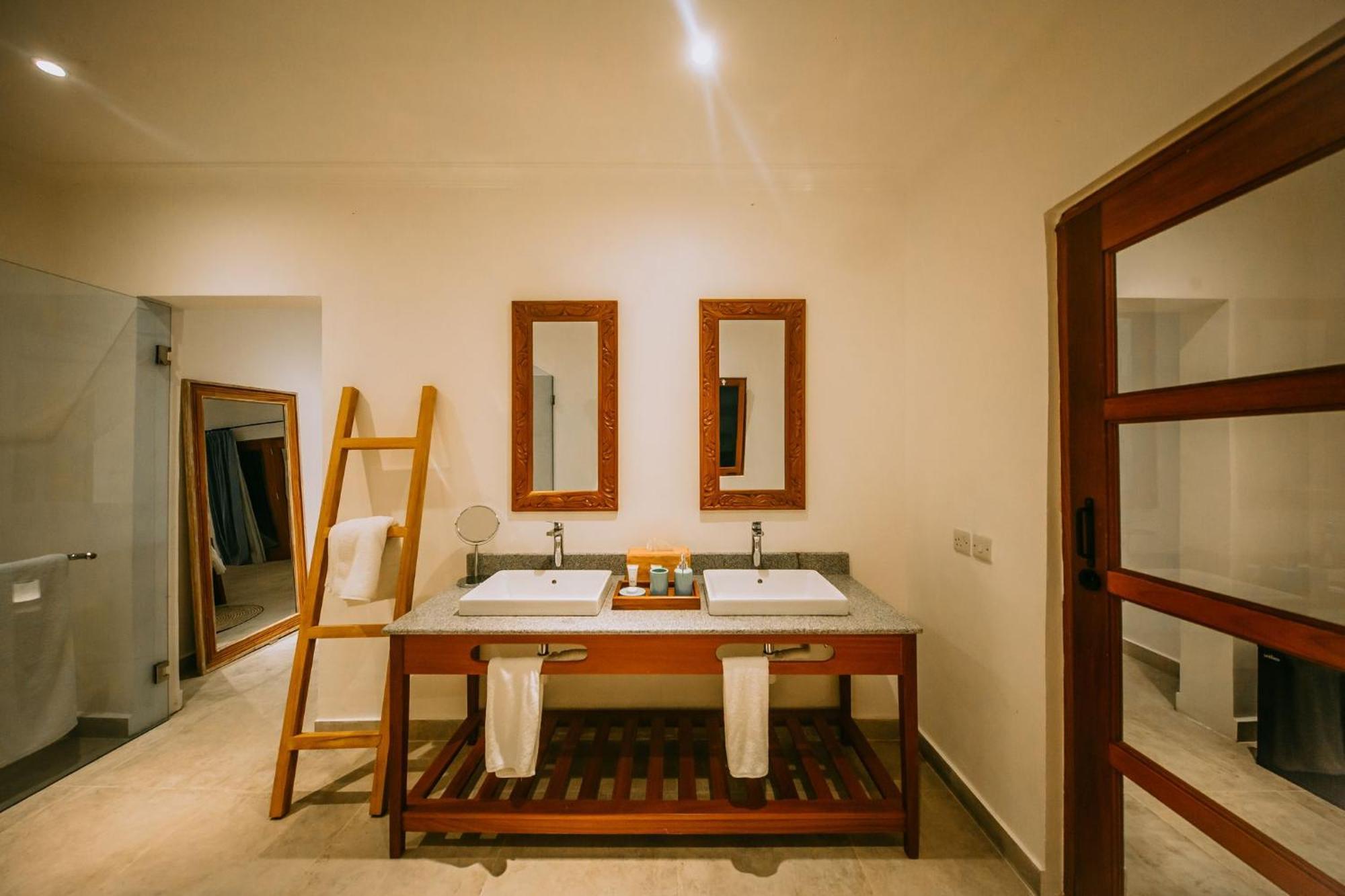 Kivuli Beach Resort Paje Luaran gambar
